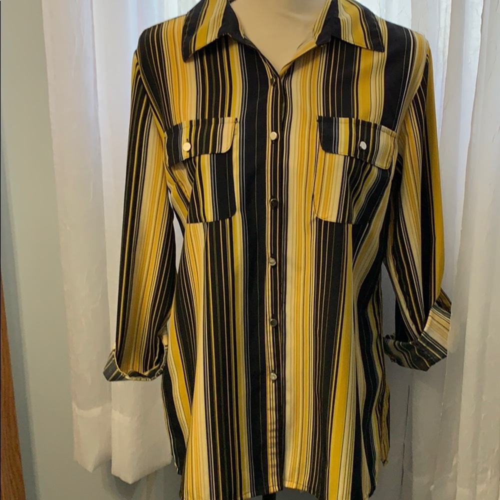 Button up 3/4 sleeve shirt